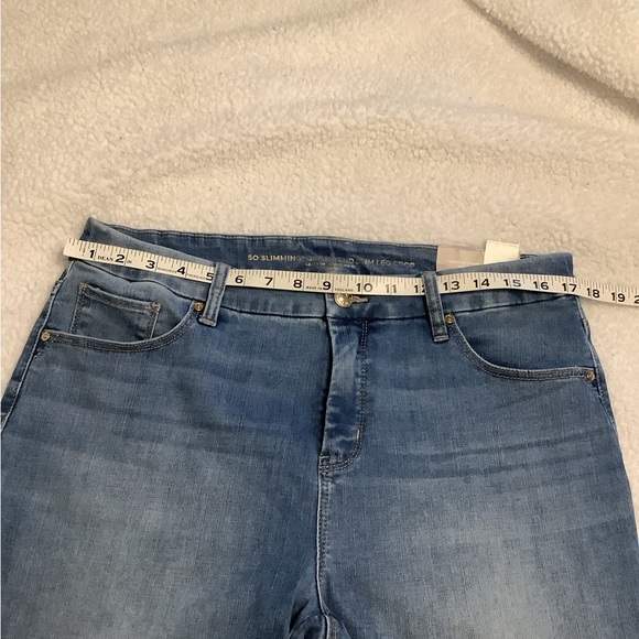 Chico’s So slimming crop jeans super cute. Very gently used. - Picture 5 of 6